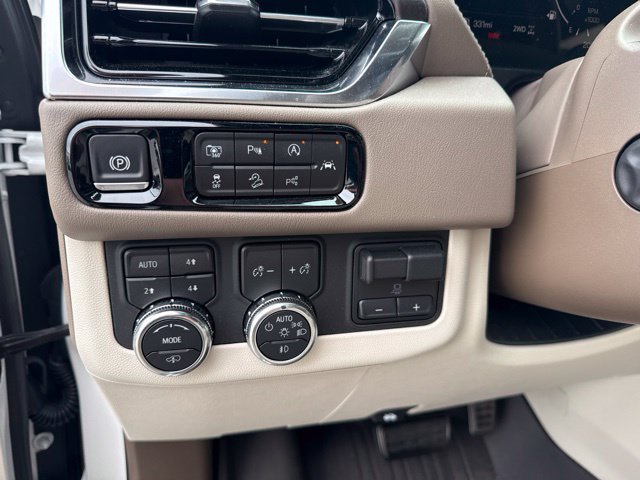 Used 2025 GMC Yukon XL Denali w/ Sun & Power Step Package AWD/4WD image 21
