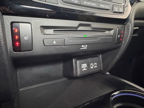 Used 2021 Honda Pilot Touring image 45