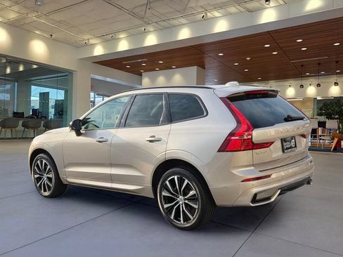 Certified 2024 Volvo XC60 B5 Plus AWD/4WD image 3
