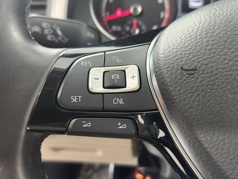 Used 2018 Volkswagen Atlas SE FWD image 25