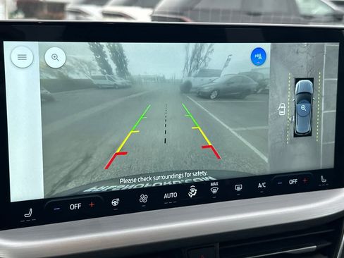 Certified 2025 Ford Escape SE w/ PHEV Premium Package image 20