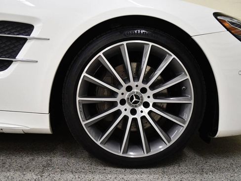 Used 2017 Mercedes-Benz SL 550 image 33
