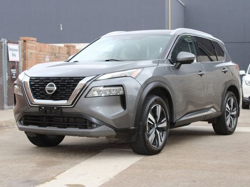 Used 2021 Nissan Rogue SL w/ Premium Package image 2