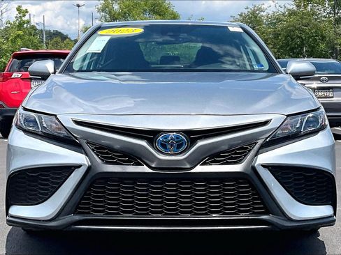 Used 2023 Toyota Camry SE w/ Cold Weather Package FWD image 3