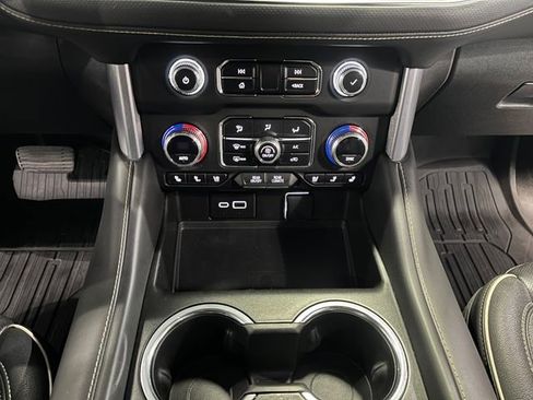 Certified 2023 GMC Yukon XL SLT w/ SLT Luxury Package image 22