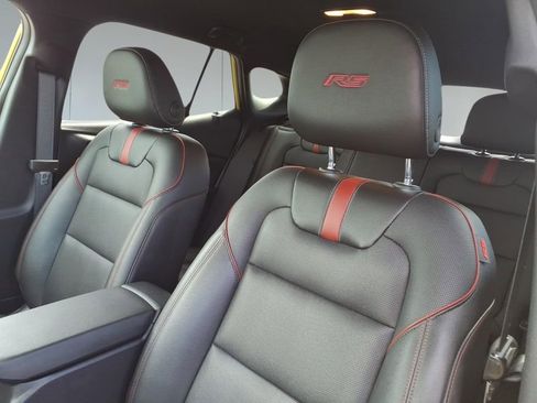 Used 2025 Chevrolet Trax RS w/ Driver Confidence Package FWD image 15