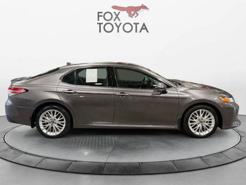 Used 2020 Toyota Camry XLE w/ Navigation Package FWD image 7