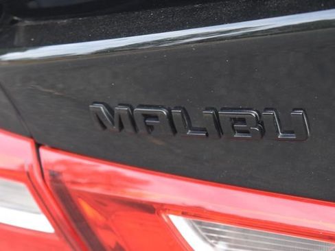 Used 2022 Chevrolet Malibu RS FWD image 13