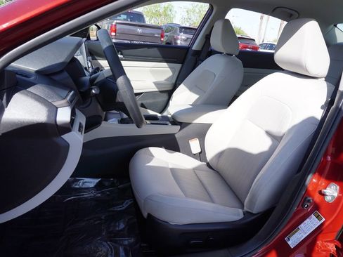 Certified 2025 Nissan Altima 2.5 SV image 13