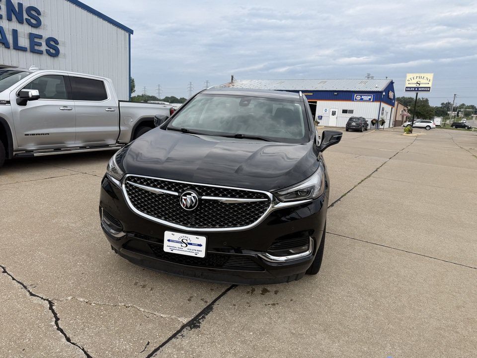 Used 2019 Buick Enclave Avenir w/ Avenir Technology Package AWD/4WD image 2