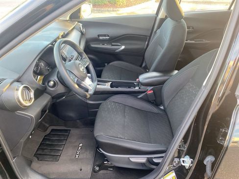 Used 2024 Nissan Kicks SV image 15
