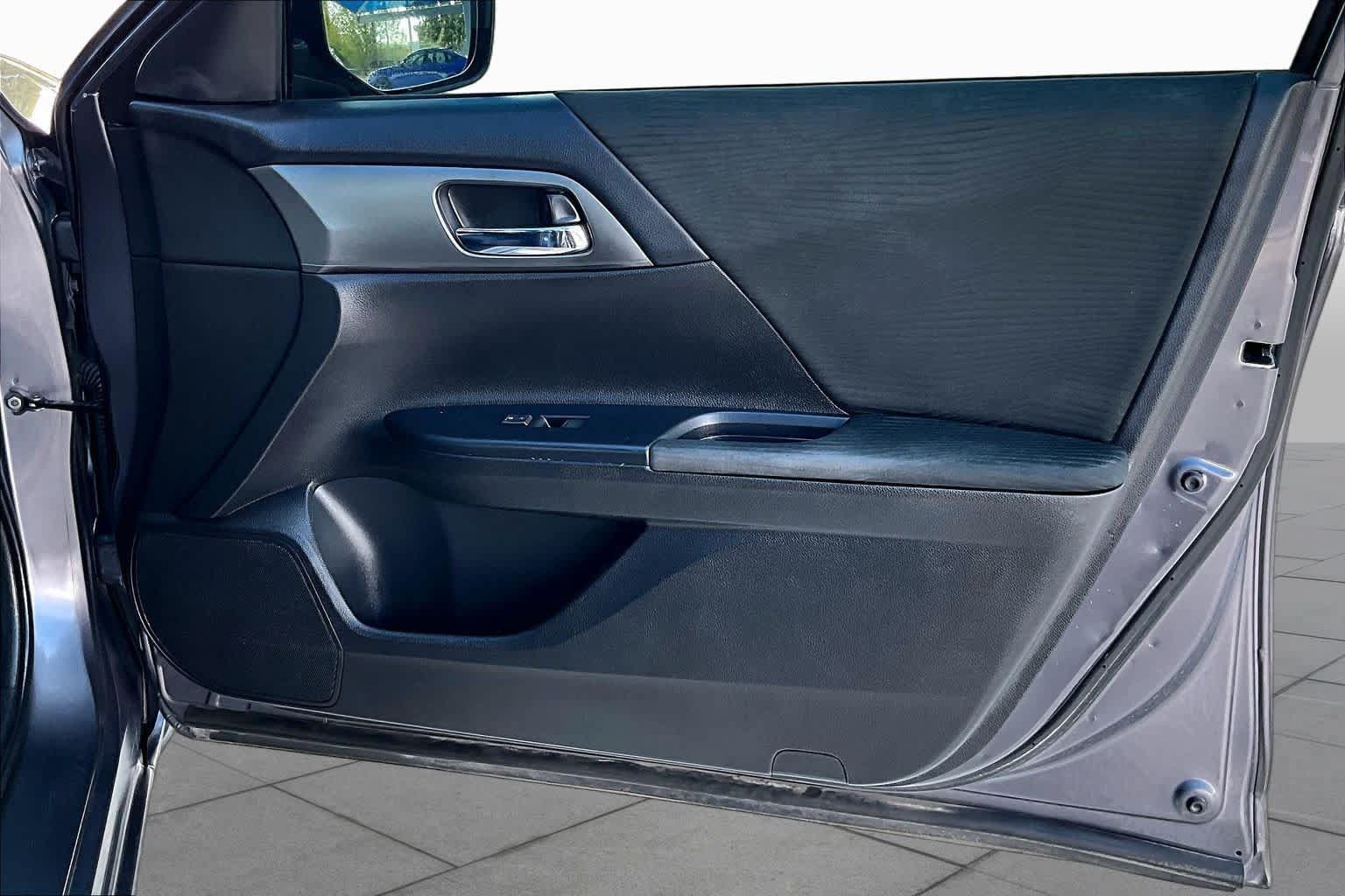 Used 2014 Honda Accord LX image 22
