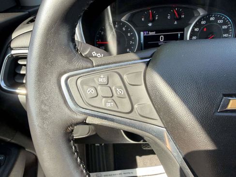 Used 2018 Chevrolet Equinox LT w/ Sun & Infotainment Package FWD image 24