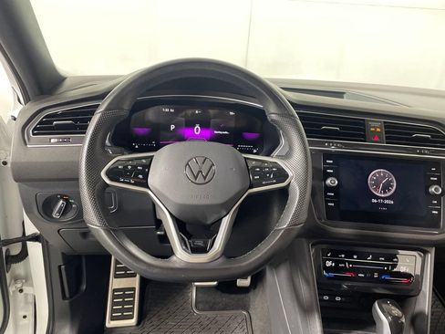 Used 2024 Volkswagen Tiguan SE R-Line AWD/4WD image 12