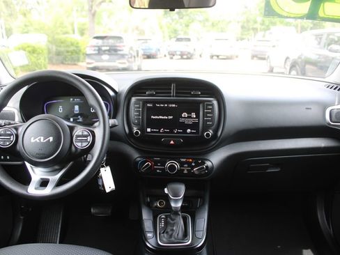 Certified 2025 Kia Soul LX FWD image 22