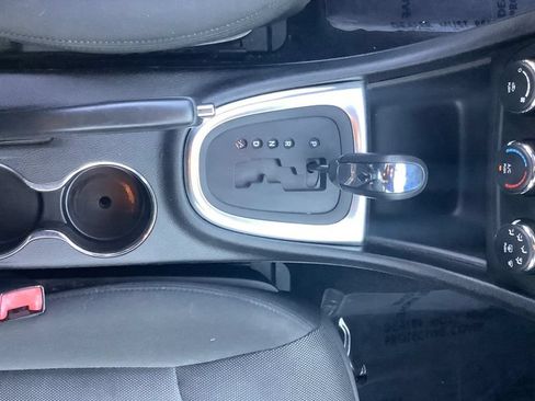 Used 2013 Dodge Avenger SE FWD image 20