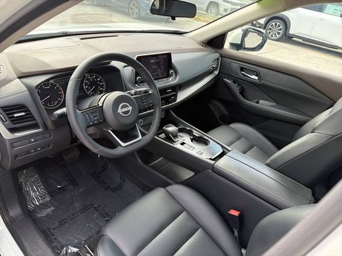 Used 2023 Nissan Rogue SV w/ SV Premium B Package FWD image 14