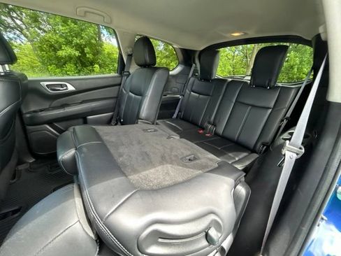 Used 2019 Nissan Pathfinder SL AWD/4WD image 30