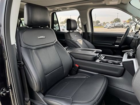 New 2025 Ford Expedition Max Platinum w/ Driver's Package image 31