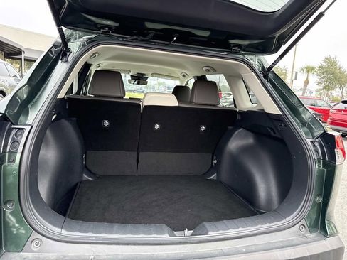 Used 2023 Toyota Corolla Cross XLE image 11