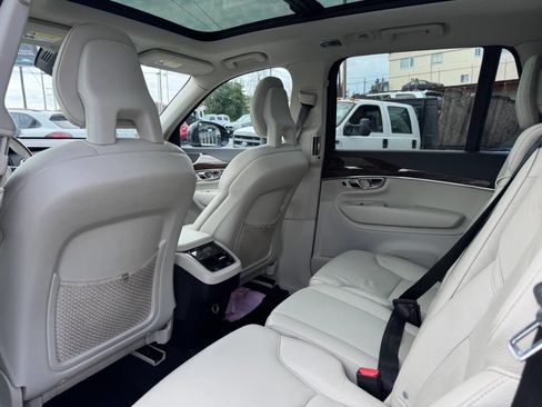 Used 2016 Volvo XC90 T6 Momentum w/ Momentum Plus Package image 27