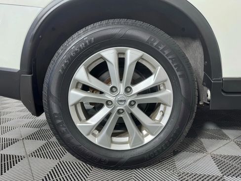 Used 2016 Nissan Rogue SV w/ SV Premium Package image 47