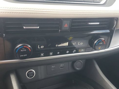 Certified 2021 Nissan Rogue SV AWD/4WD image 29