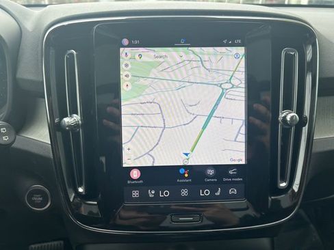 Certified 2025 Volvo XC40 B5 Plus image 23