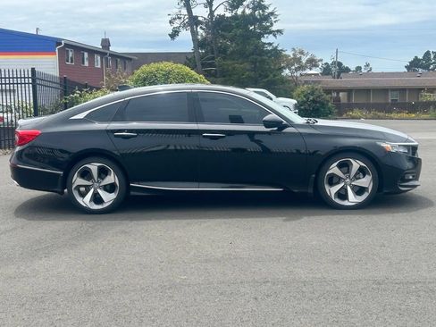 Used 2020 Honda Accord Touring image 8
