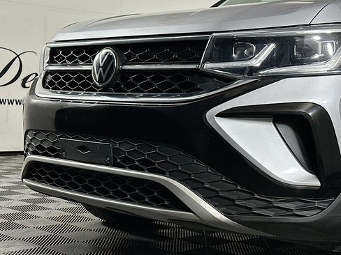 Used 2022 Volkswagen Taos SEL w/ Panoramic Sunroof Package image 34