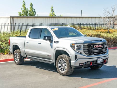 Used 2024 GMC Sierra 1500 AT4 w/ Technology Package AWD/4WD image 3
