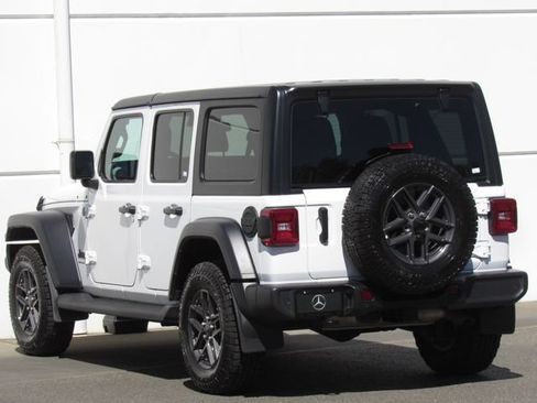 Used 2024 Jeep Wrangler Unlimited Sport AWD/4WD image 5