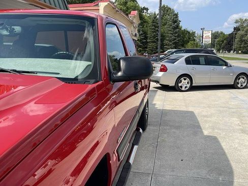 Used 2005 Chevrolet Silverado 2500 LS AWD/4WD image 3
