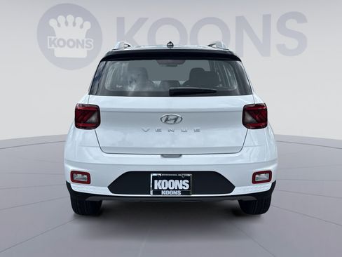 New 2026 Hyundai Venue SEL FWD image 5