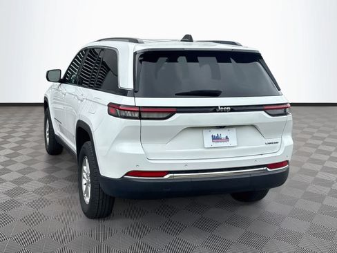Used 2024 Jeep Grand Cherokee Laredo RWD image 7