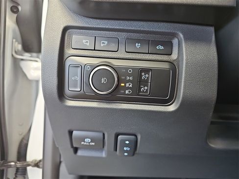 Used 2024 Ford F350 Platinum image 25