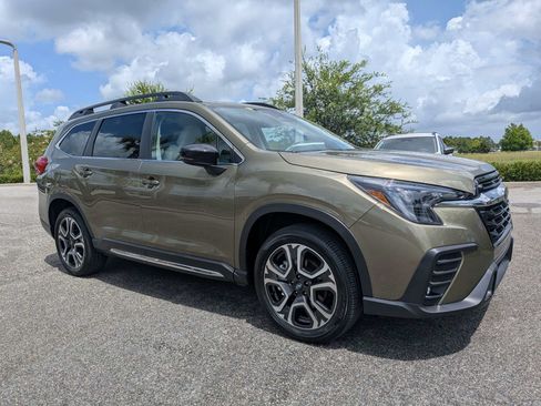 Used 2026 Subaru Ascent Limited AWD/4WD image 2