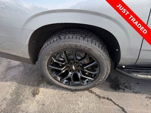 Used 2024 Chevrolet Suburban RST w/ Luxury Package image 29