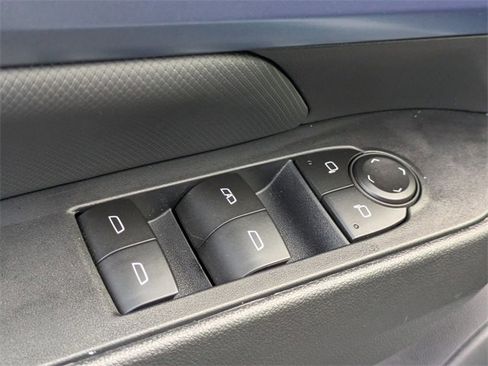 New 2026 Chevrolet Equinox EV LT image 10