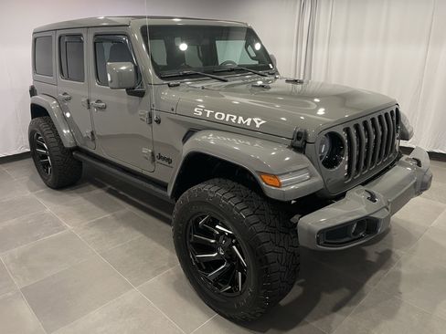 Used 2023 Jeep Wrangler Unlimited Sahara image 3