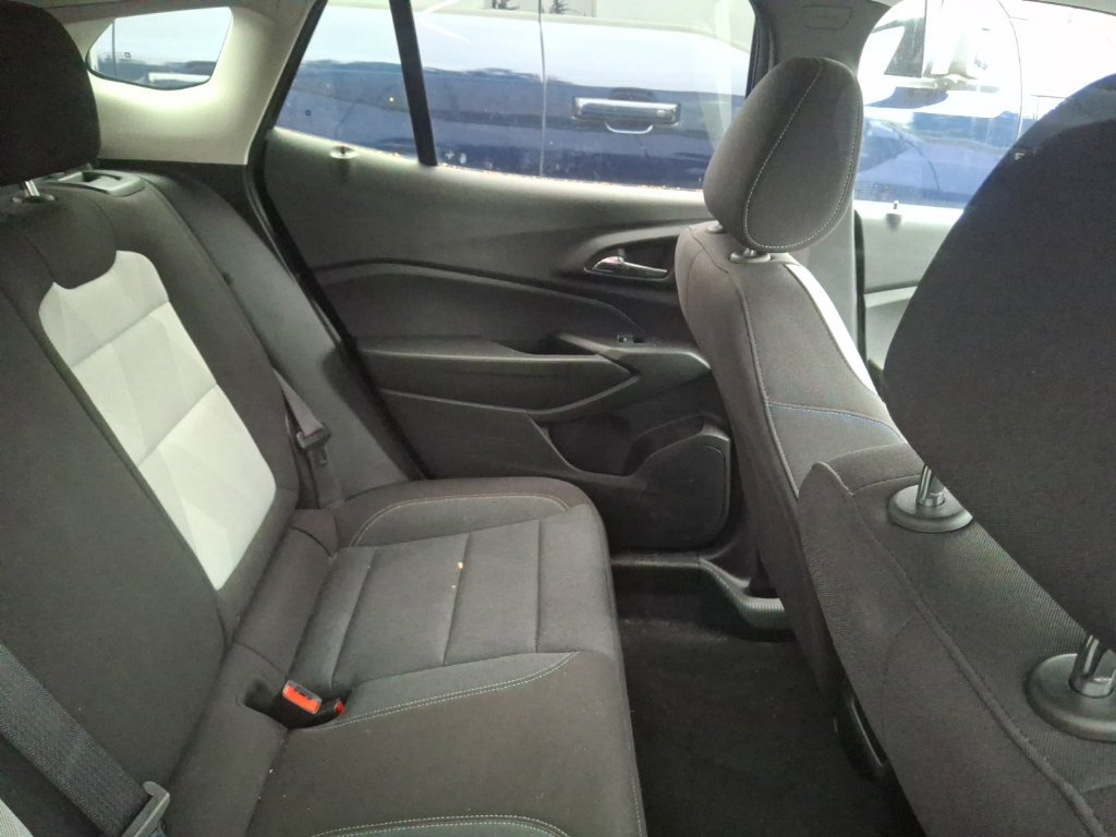 Used 2024 Chevrolet Trax LS w/ LS Convenience Package FWD image 13