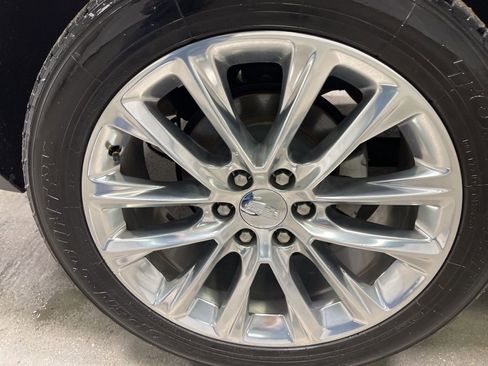 Used 2019 Cadillac Escalade Platinum AWD/4WD image 47