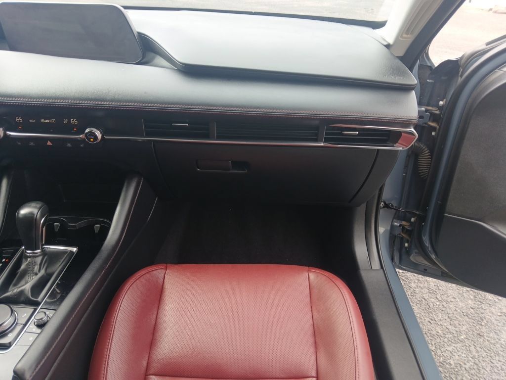 Used 2023 MAZDA MAZDA3 s FWD image 17