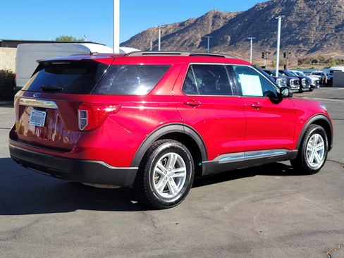 Certified 2024 Ford Explorer XLT RWD image 2