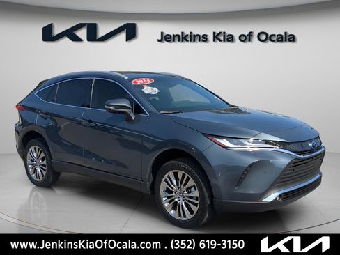 Used 2024 Toyota Venza Limited image 9