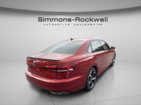 Used 2020 Volkswagen Passat 2.0T R-Line image 5