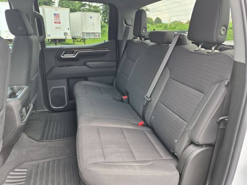 Certified 2022 Chevrolet Silverado 1500 LT w/ Z71 Off-Road Package AWD/4WD image 25