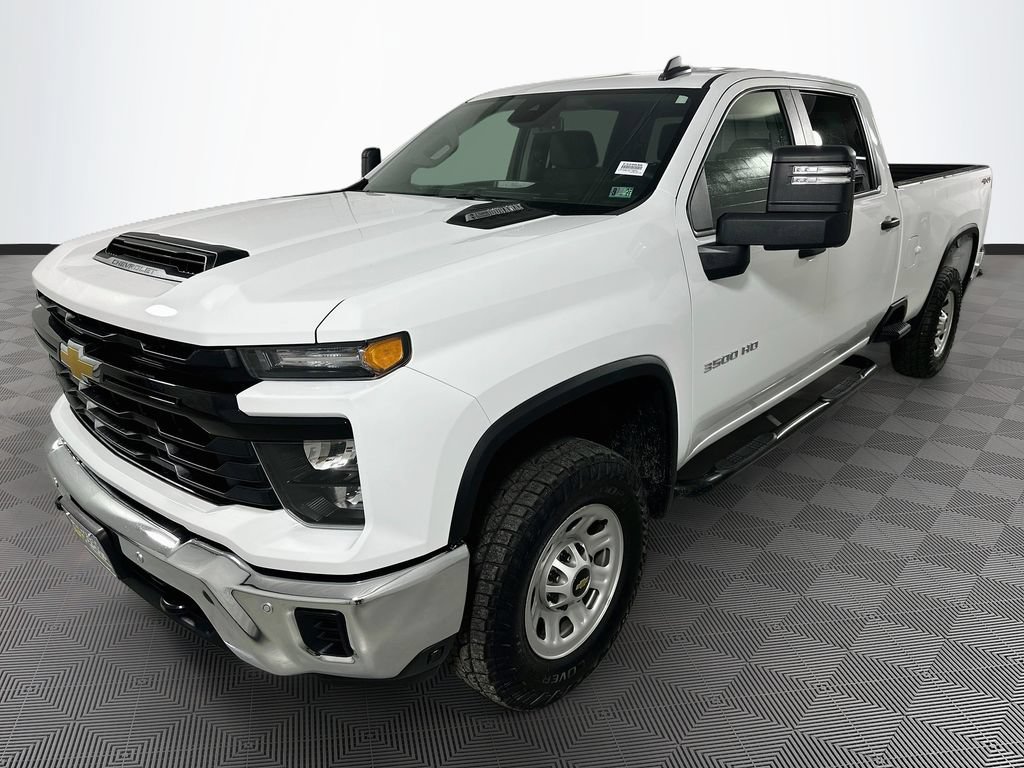 Used 2025 Chevrolet Silverado 3500 W/T w/ WT/CX Safety Package AWD/4WD image 3
