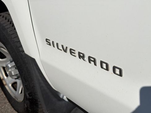 Used 2018 Chevrolet Silverado 1500 W/T AWD/4WD image 18