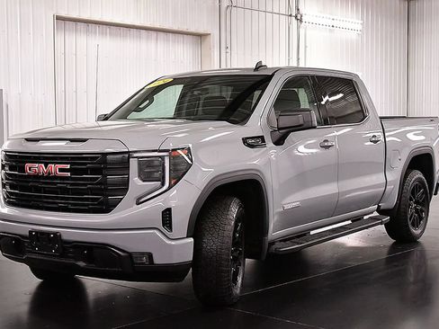 Used 2024 GMC Sierra 1500 Elevation w/ X31 Off-Road Package AWD/4WD image 3